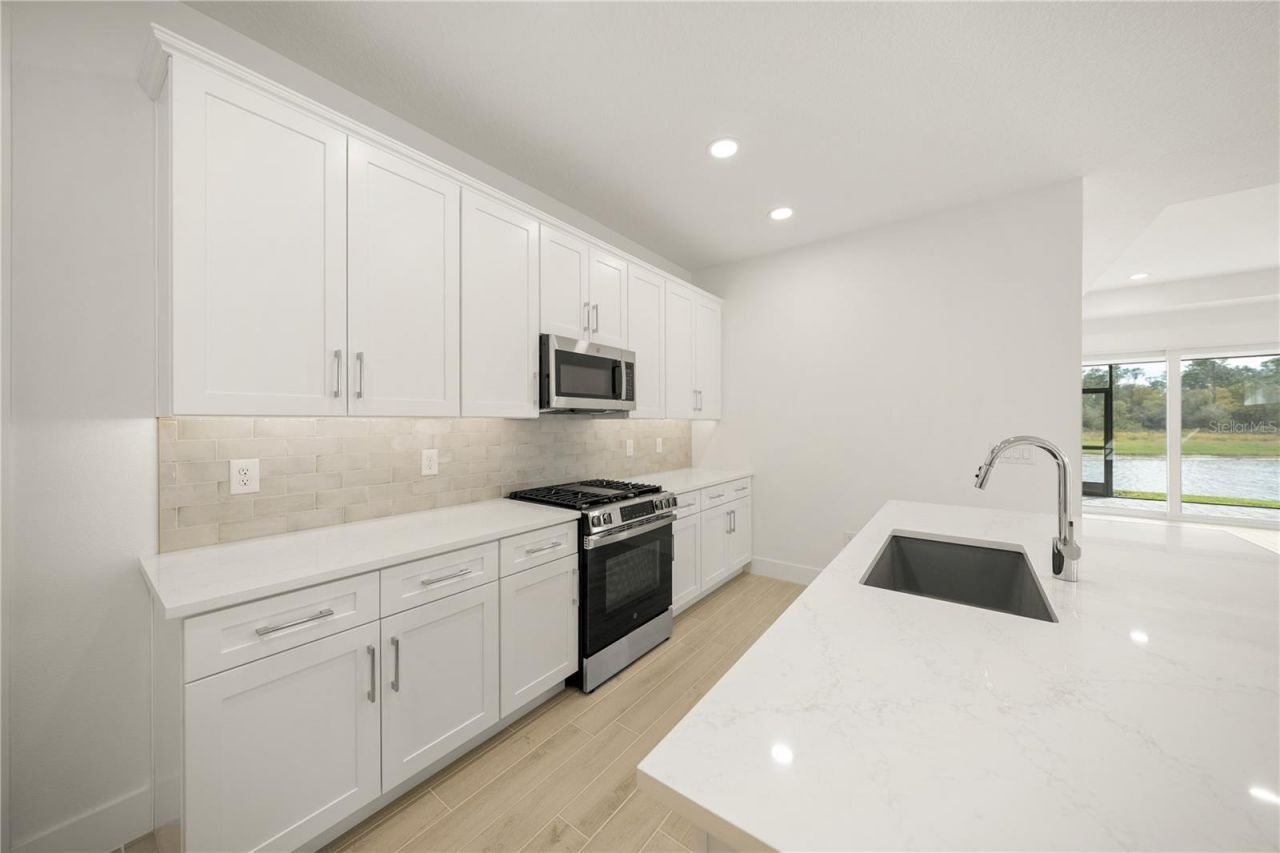 9533 Lunar Dove Drive, Sarasota, FL 34240 Photo