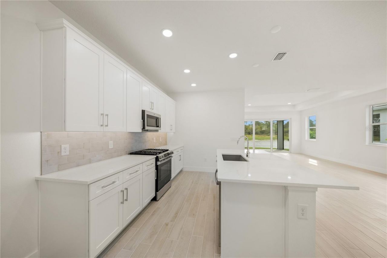 9533 Lunar Dove Drive, Sarasota, FL 34240 Photo