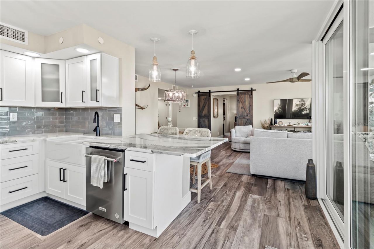 6322 Palma Del Mar Boulevard S, Unit 1106, Saint Petersburg, FL 33715 Photo