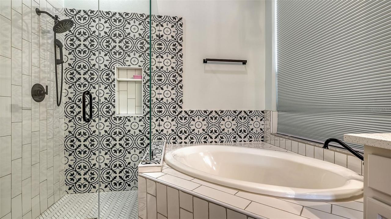 6433 Blue Grosbeak Circle, Lakewood Ranch, FL 34202 Photo