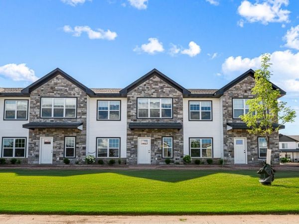 2301 Water Tower Pl, North Liberty, IA 52317