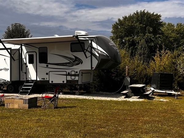 1 Woodland Lane, Linn Valley, KS 66040