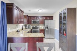 2212 N Sawmill Trace Lane photo 4