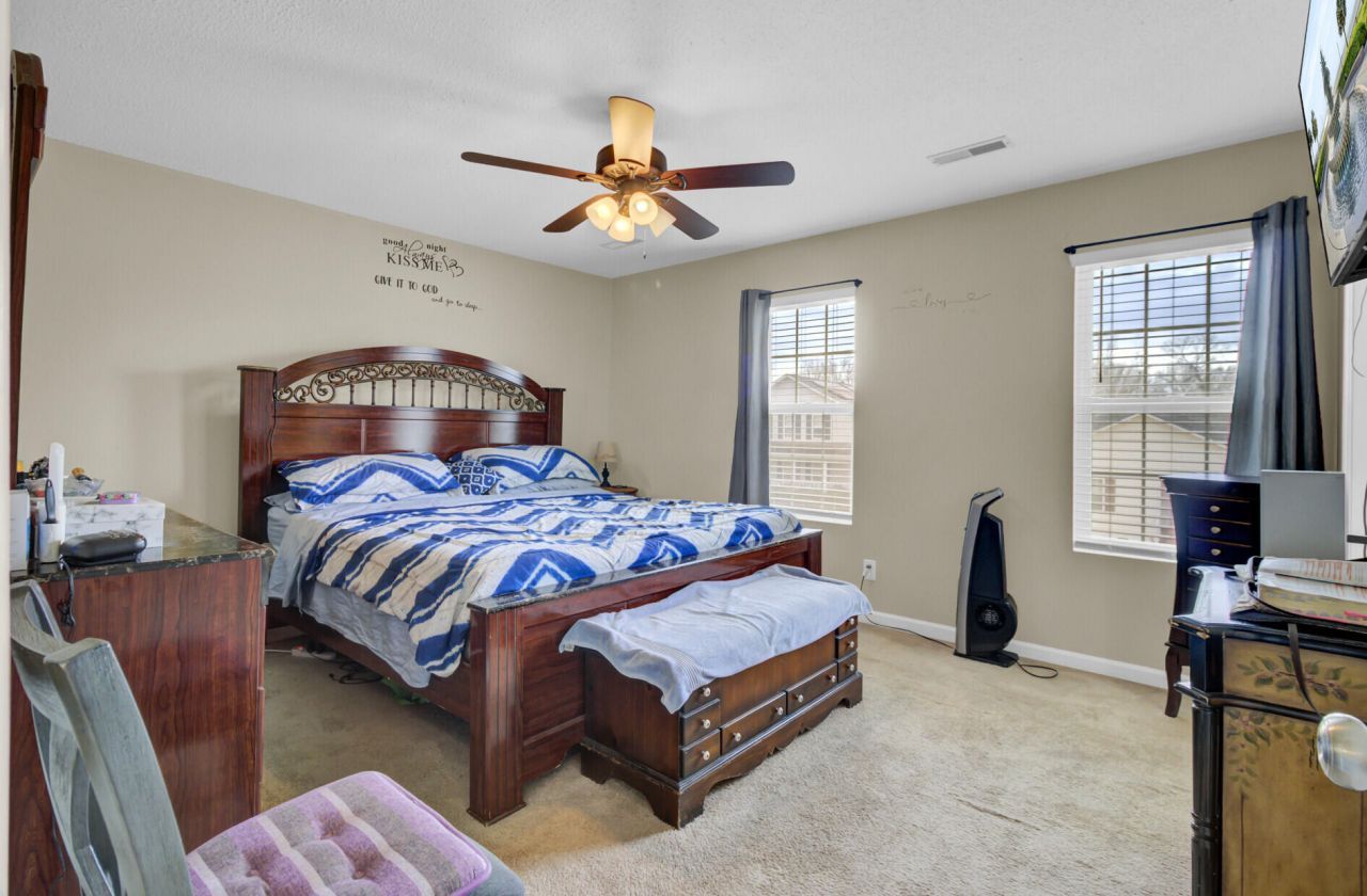 2212 N Sawmill Trace Lane Photo 8