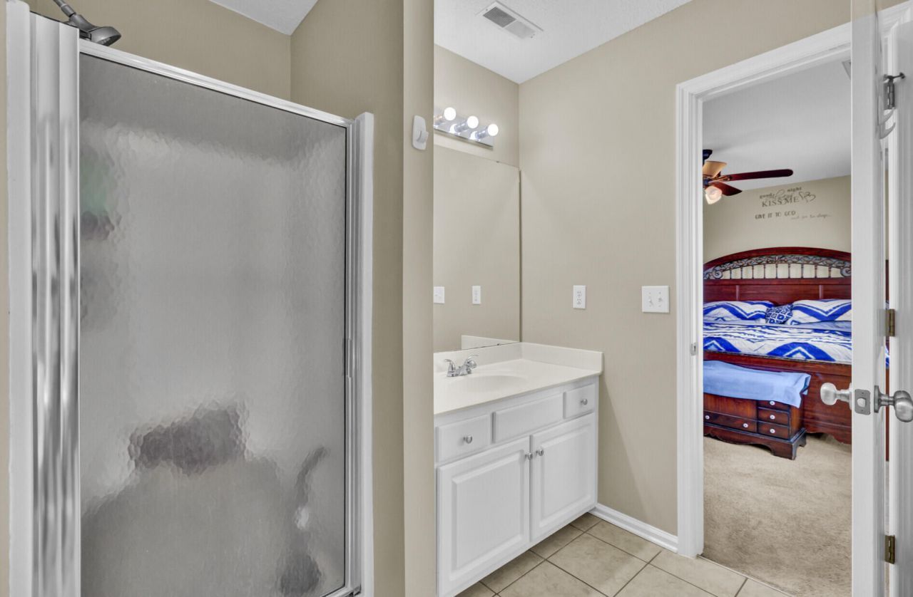 2212 N Sawmill Trace Lane Photo 9