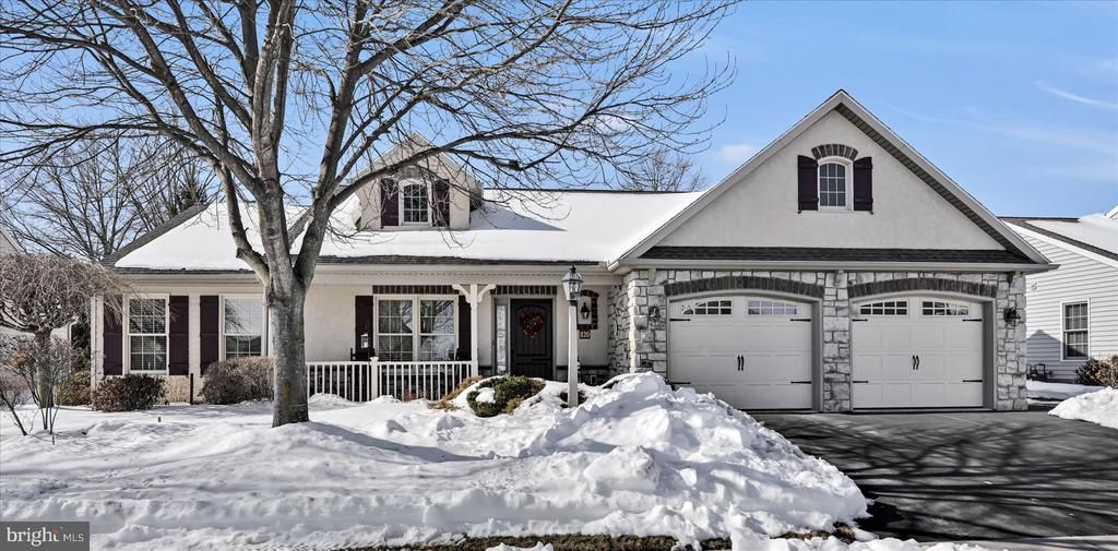 820 Cambridge Drive, Manheim, PA 17545 Main Photo