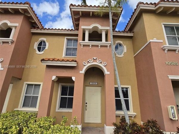 10595 SW 6th St, Unit 1103, Pembroke Pines, FL 33025