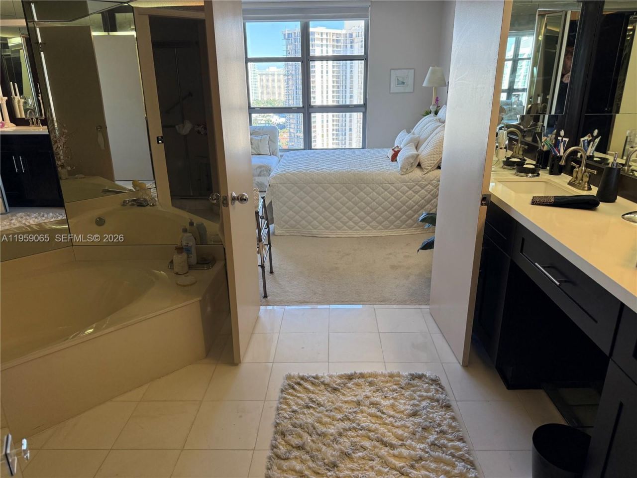 19101 NE 36th Ct, Unit 2406, Aventura, FL 33180 Photo