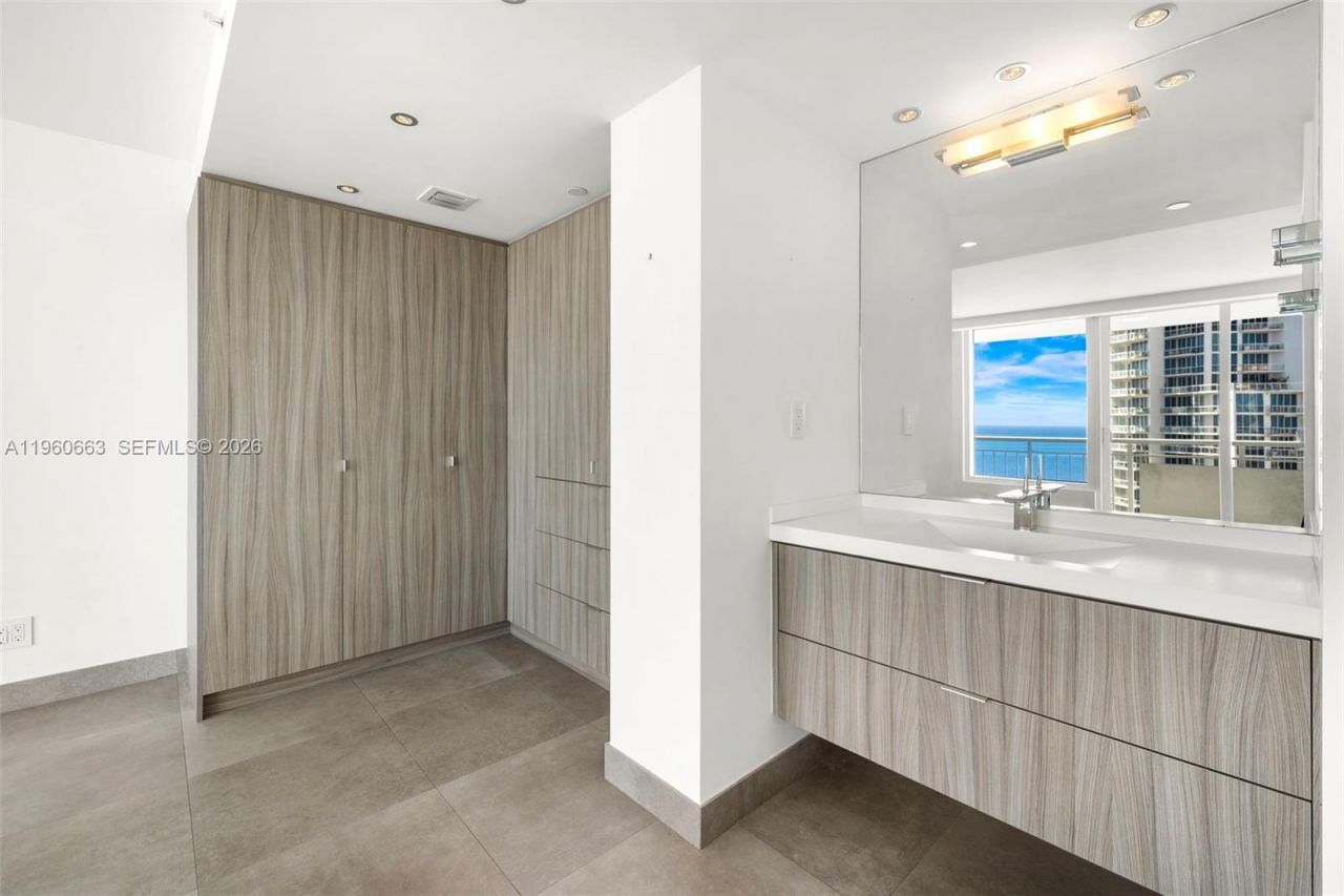 400 S Pointe Dr, Unit 2006, Miami Beach, FL 33139 Photo