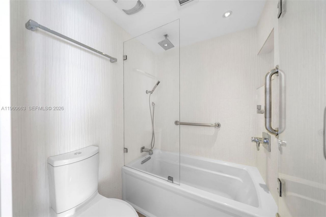 400 S Pointe Dr, Unit 2006, Miami Beach, FL 33139 Photo