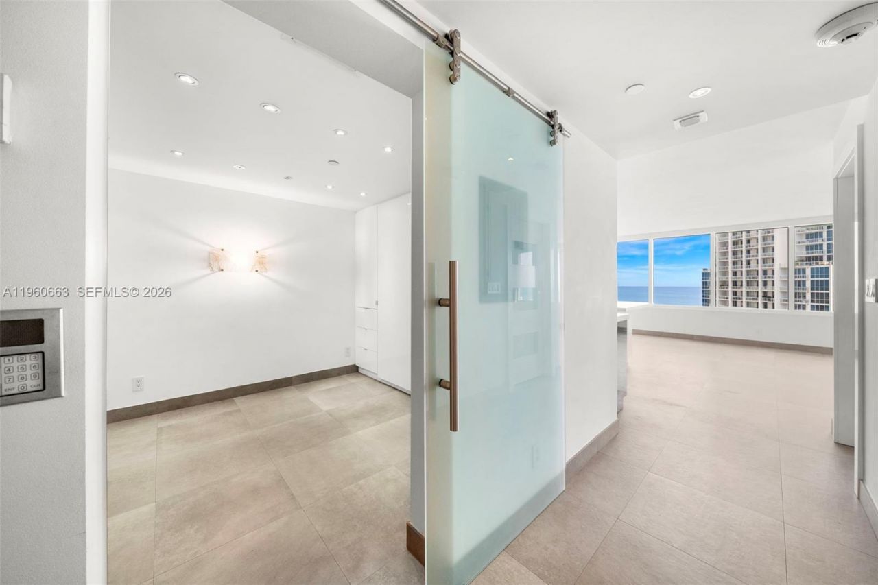 400 S Pointe Dr, Unit 2006, Miami Beach, FL 33139 Photo