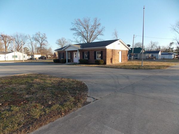 303 W Poplar Street, Odin, IL 62870