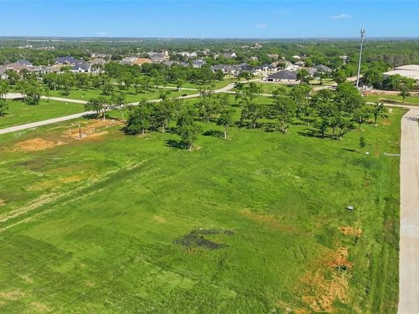 712 Sutton Lane , Copper Canyon, TX 76226