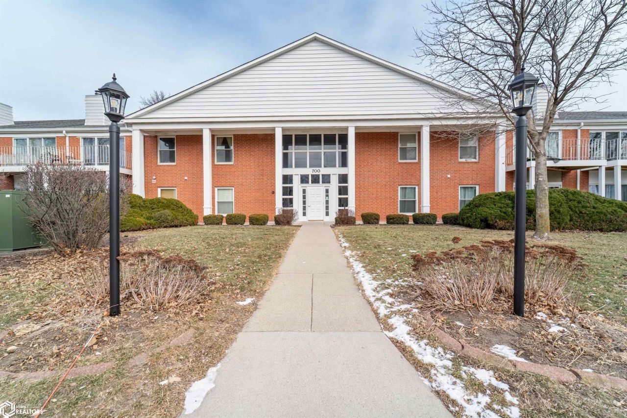 700 South Dakota Avenue, Unit 109, Ames, IA 50014 Main Photo