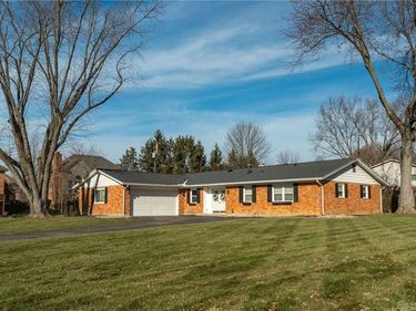 699 Essex Way, Dayton, OH 45429