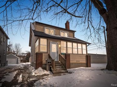 20734 Caledonia Avenue, Hazel Park, MI 48030