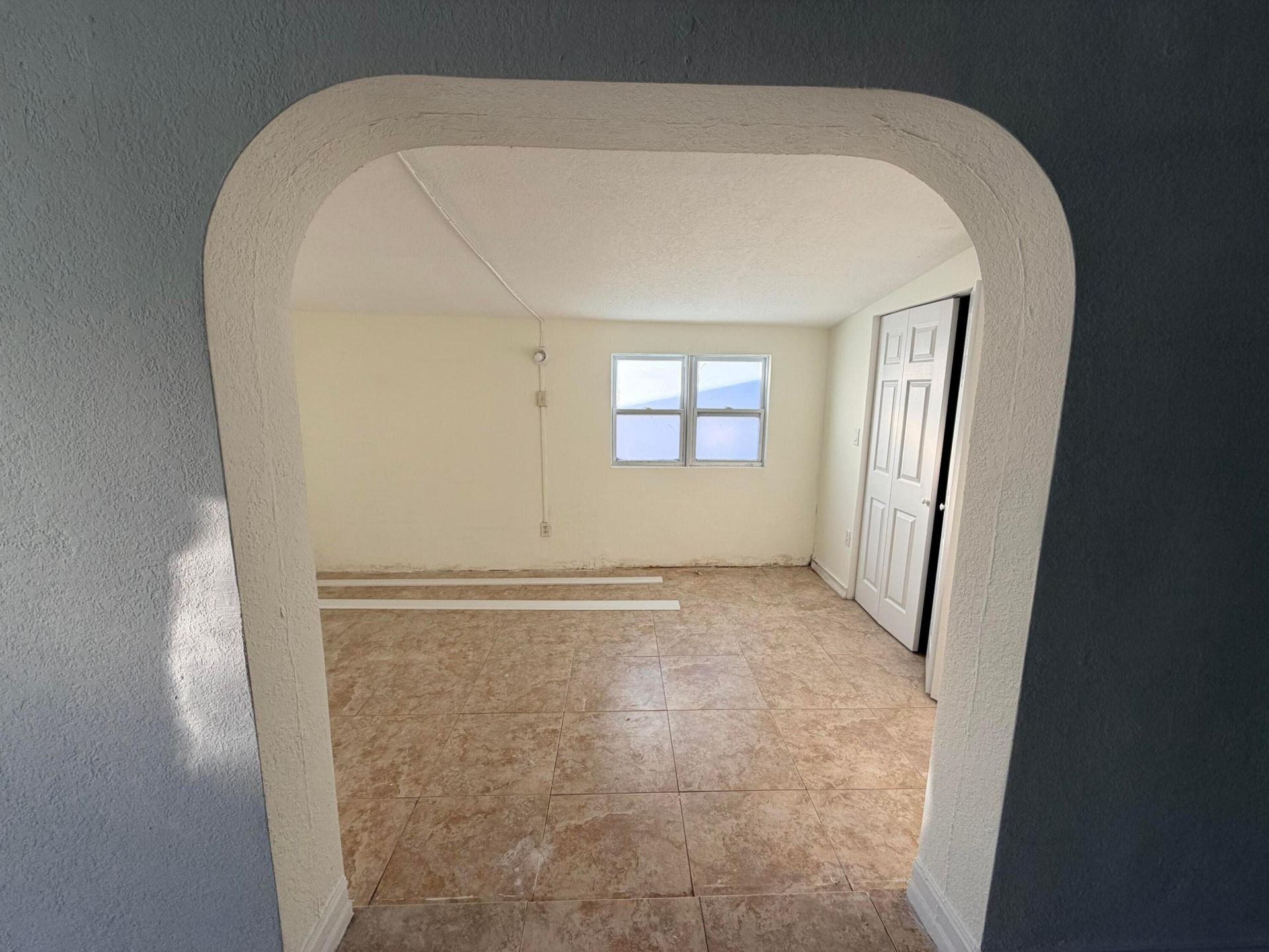 711 Fernwood Drive, West Palm Beach, FL 33405 Photo