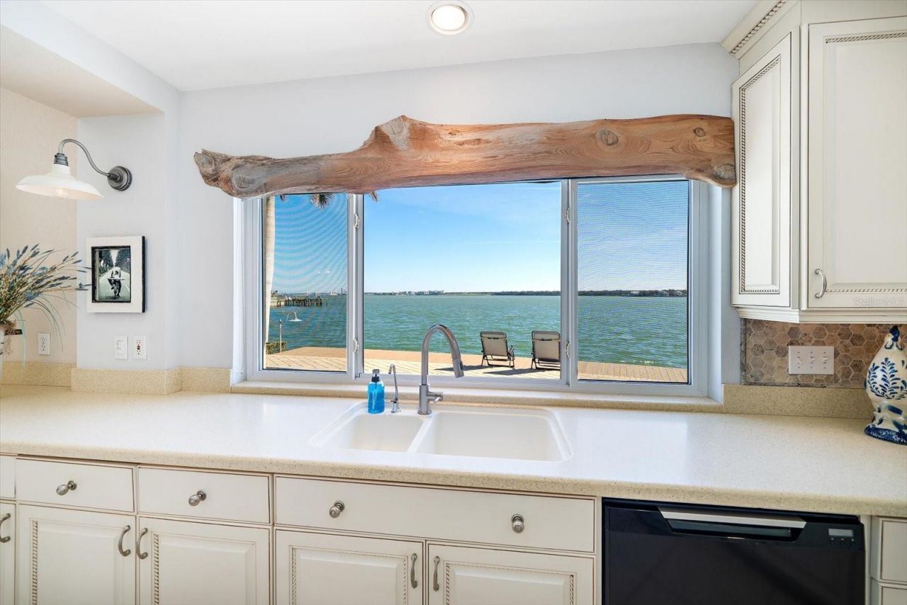 447 22nd Street, Belleair Beach, FL 33786 Photo