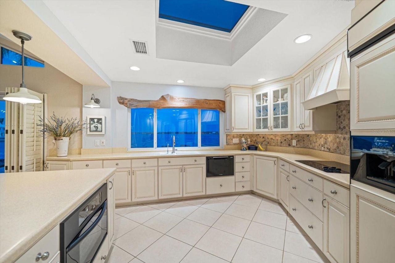 447 22nd Street, Belleair Beach, FL 33786 Photo