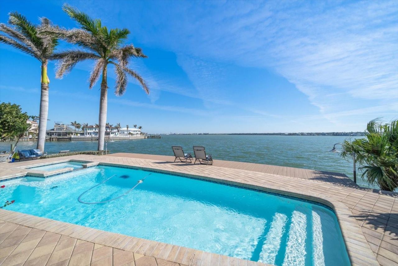 447 22nd Street, Belleair Beach, FL 33786 Photo