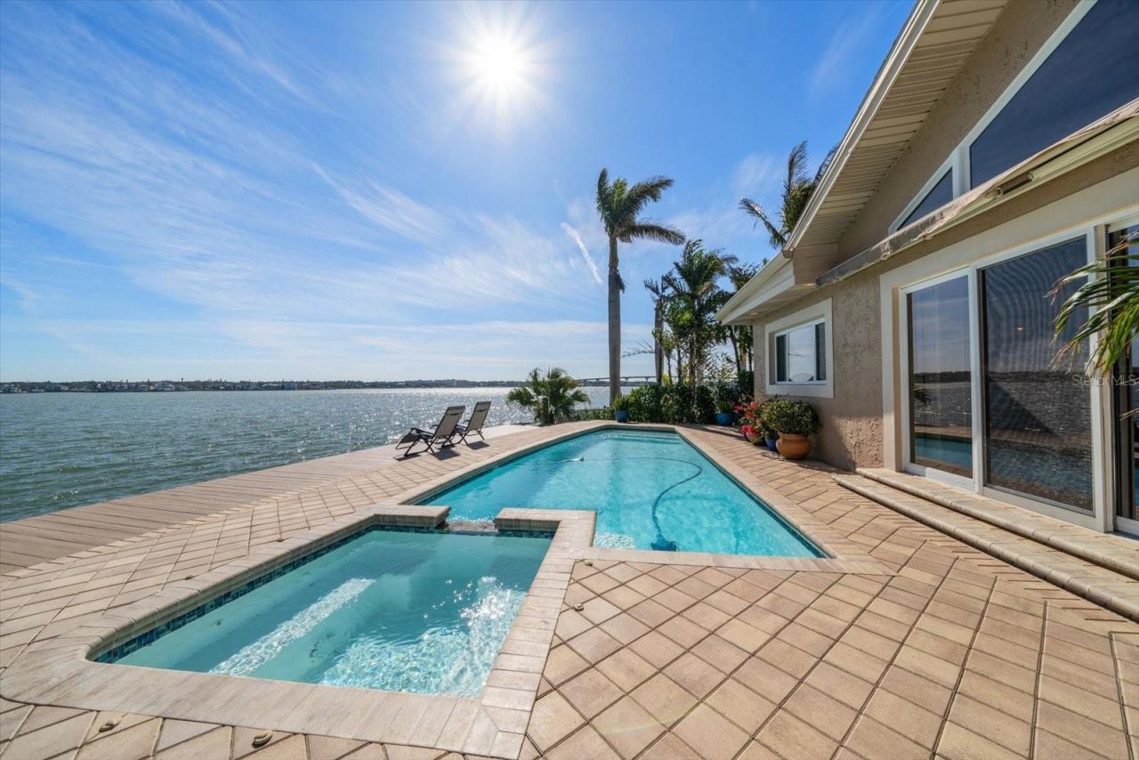 447 22nd Street, Belleair Beach, FL 33786 Photo