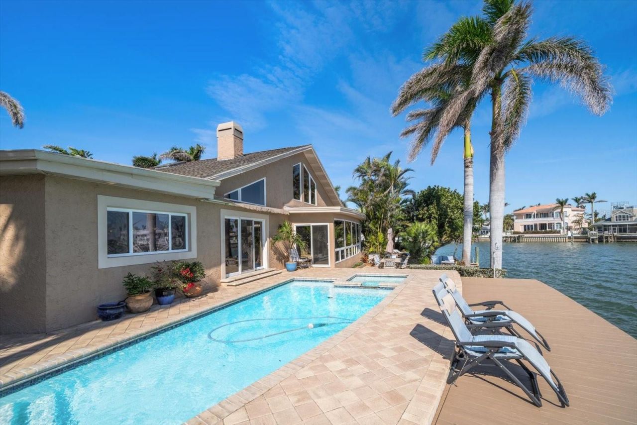 447 22nd Street, Belleair Beach, FL 33786 Photo