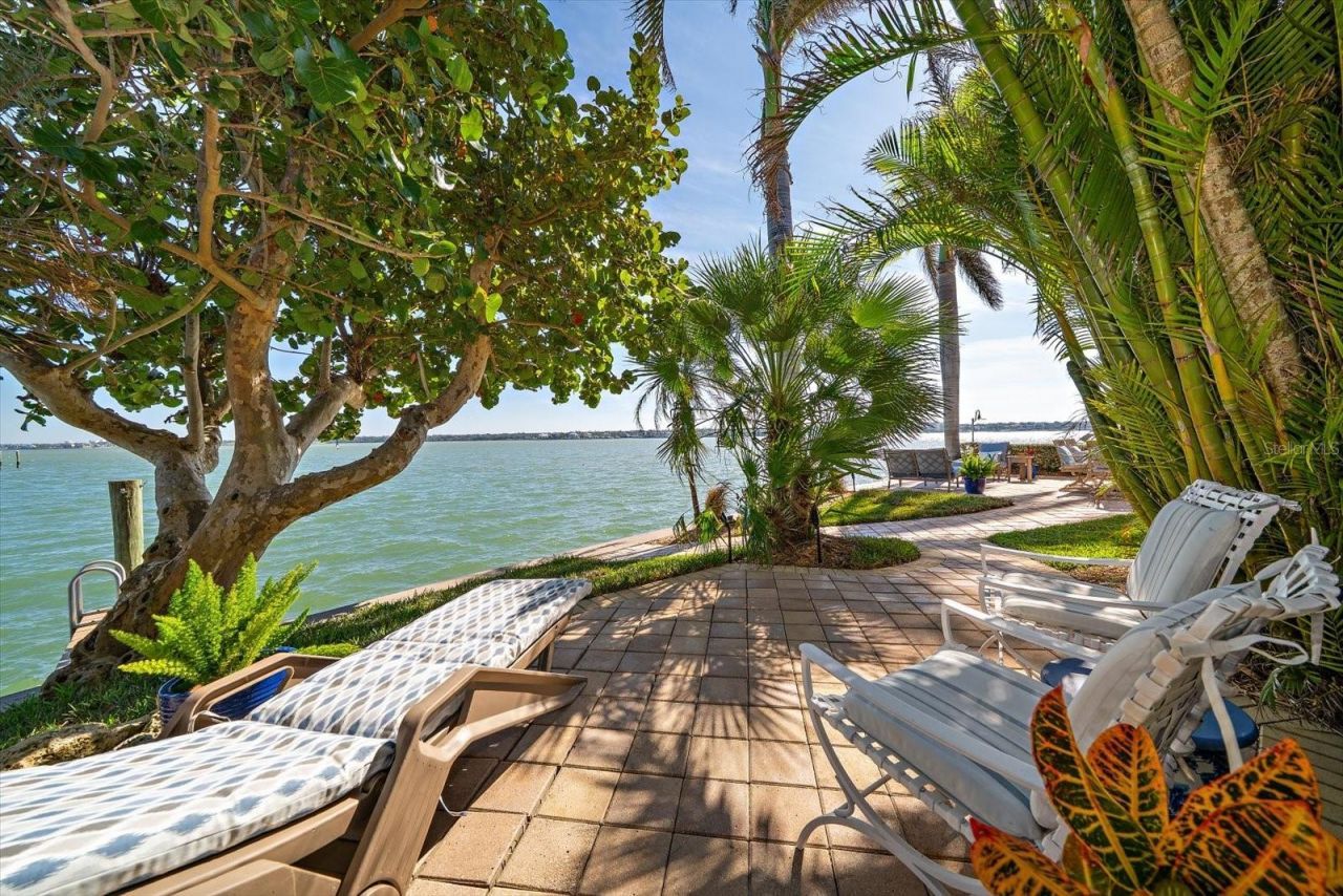 447 22nd Street, Belleair Beach, FL 33786 Photo