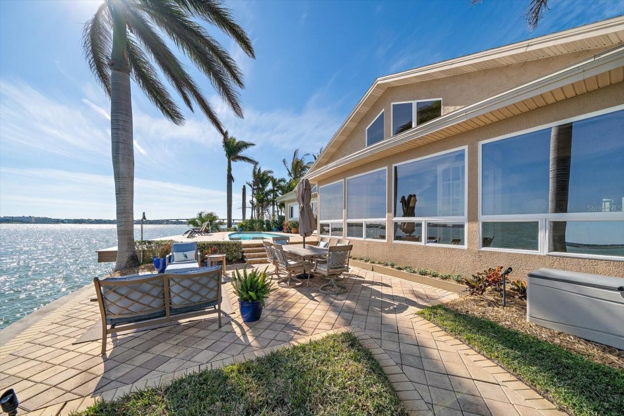 447 22nd Street, Belleair Beach, FL 33786 Photo