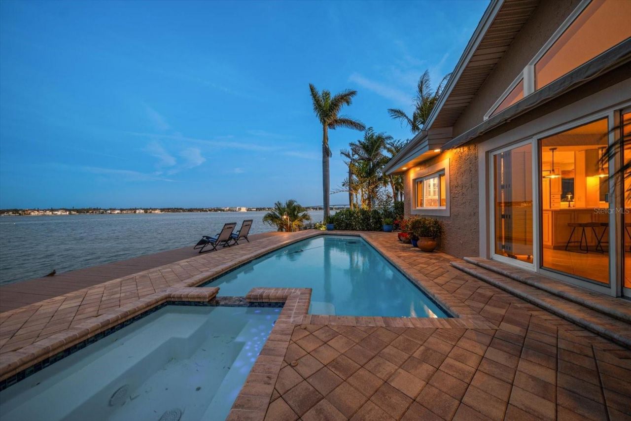 447 22nd Street, Belleair Beach, FL 33786 Photo