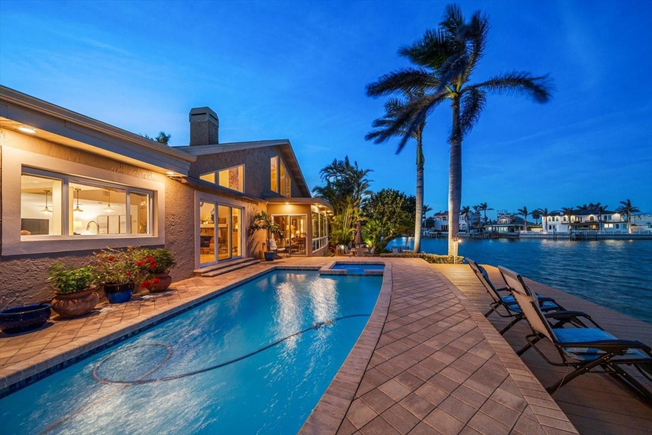 447 22nd Street, Belleair Beach, FL 33786 Photo