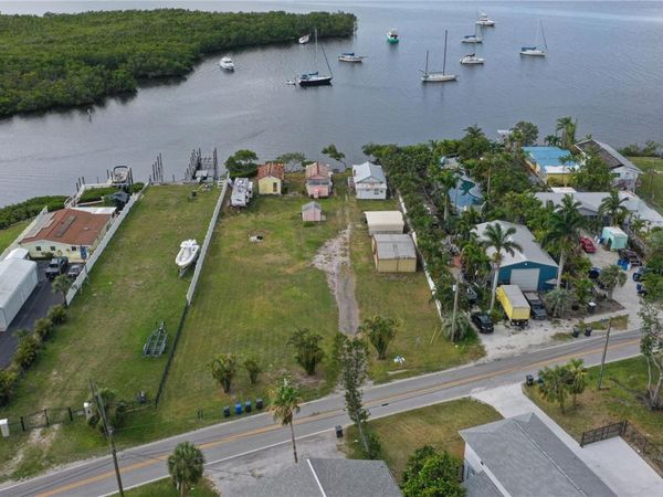 3306 W SHELL POINT ROAD, RUSKIN, FL 33570