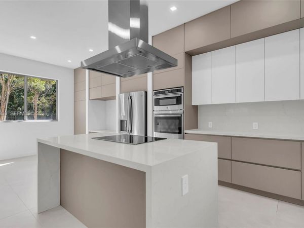 3204 Plaza St, Miami, FL 33133