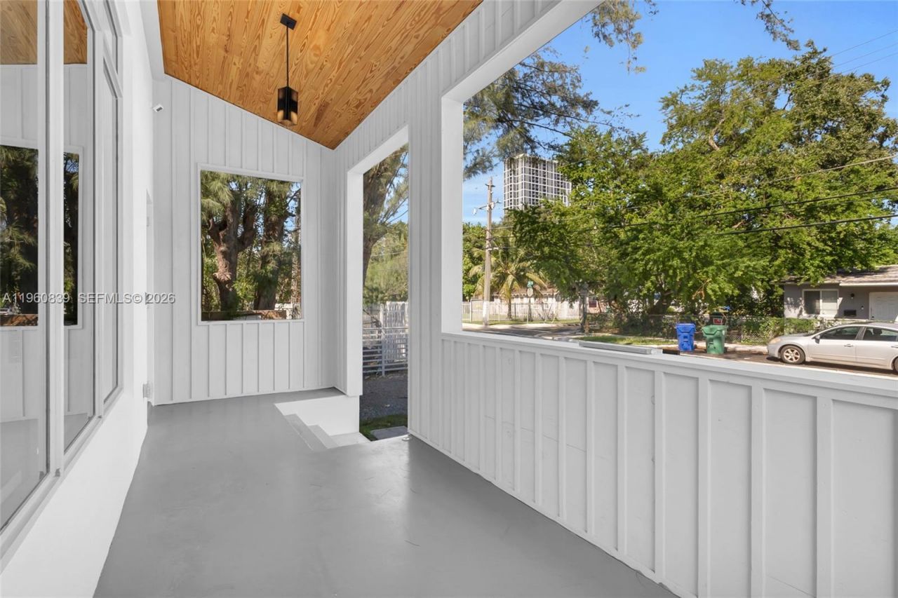 3204 Plaza St, Miami, FL 33133 Photo
