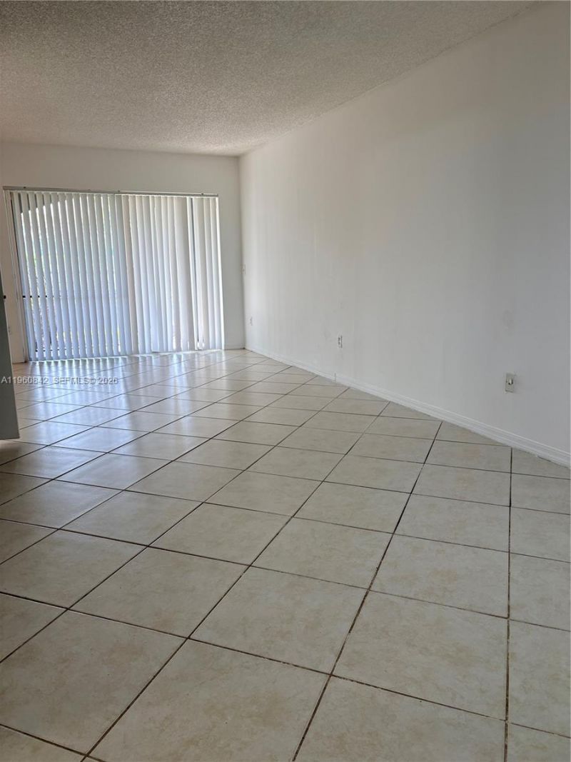 9640 NW 2nd St, Unit 5-105, Pembroke Pines, FL 33024 Photo