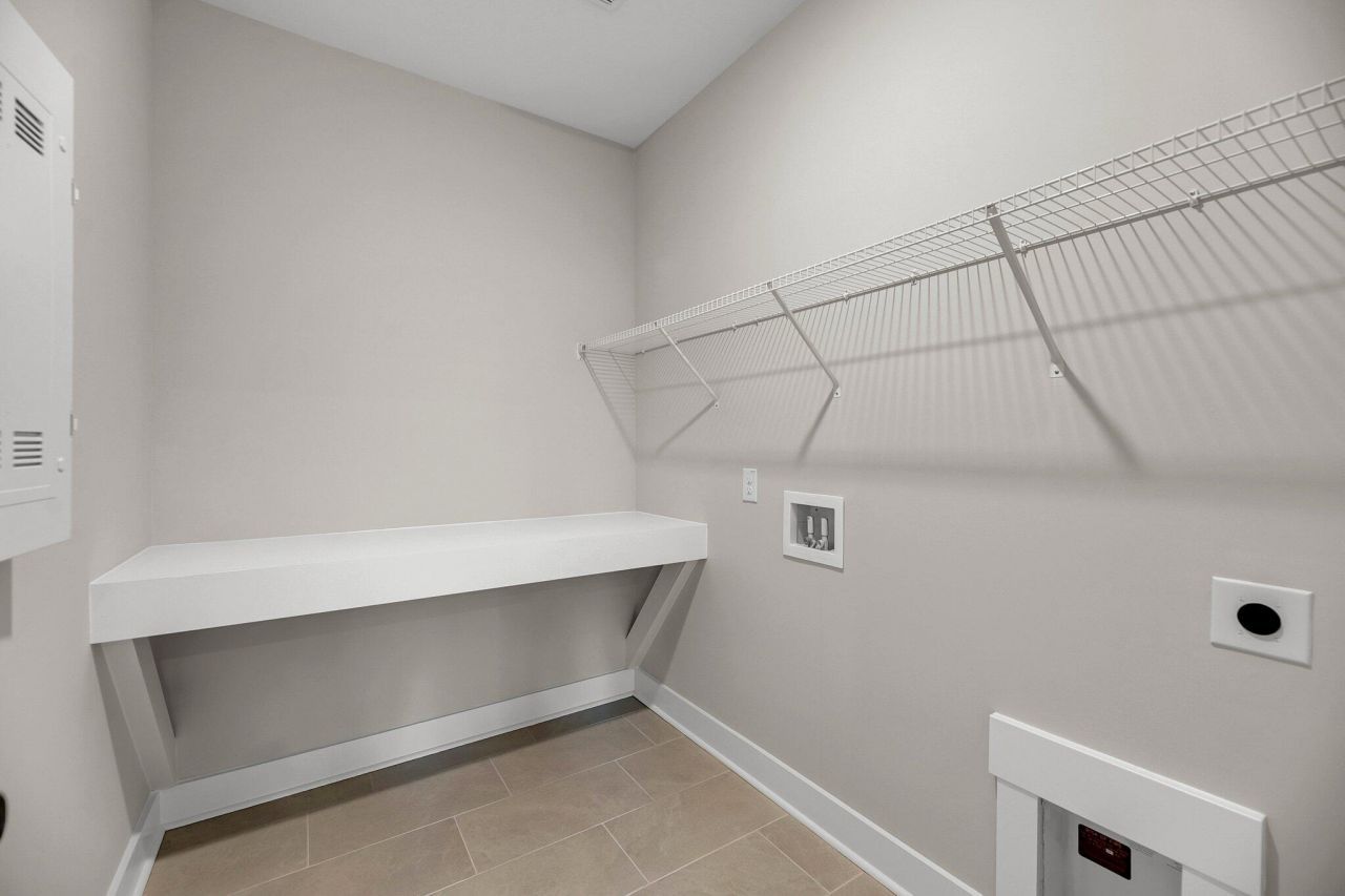 541 Spiral Ramp Court Photo 32