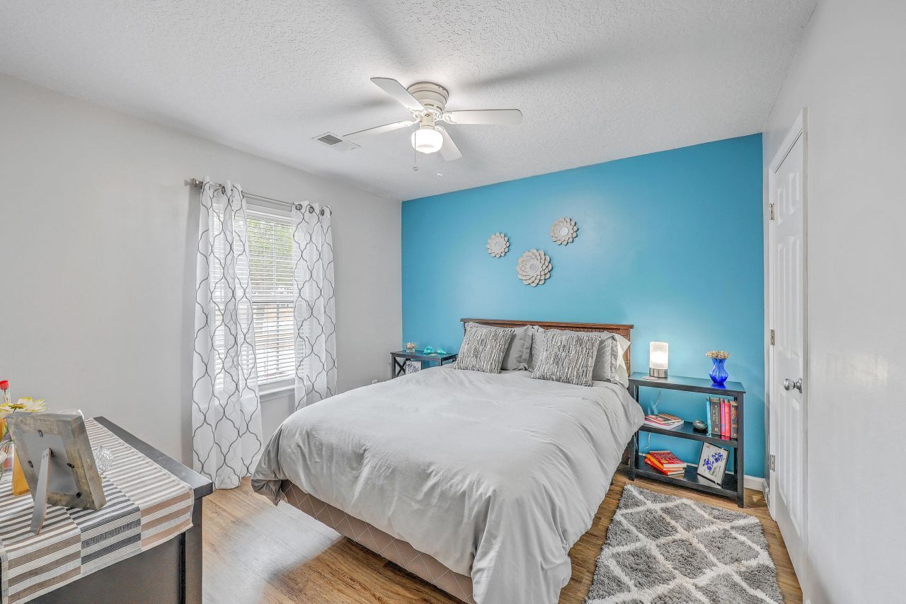 5201 Pomfret Street Photo 14