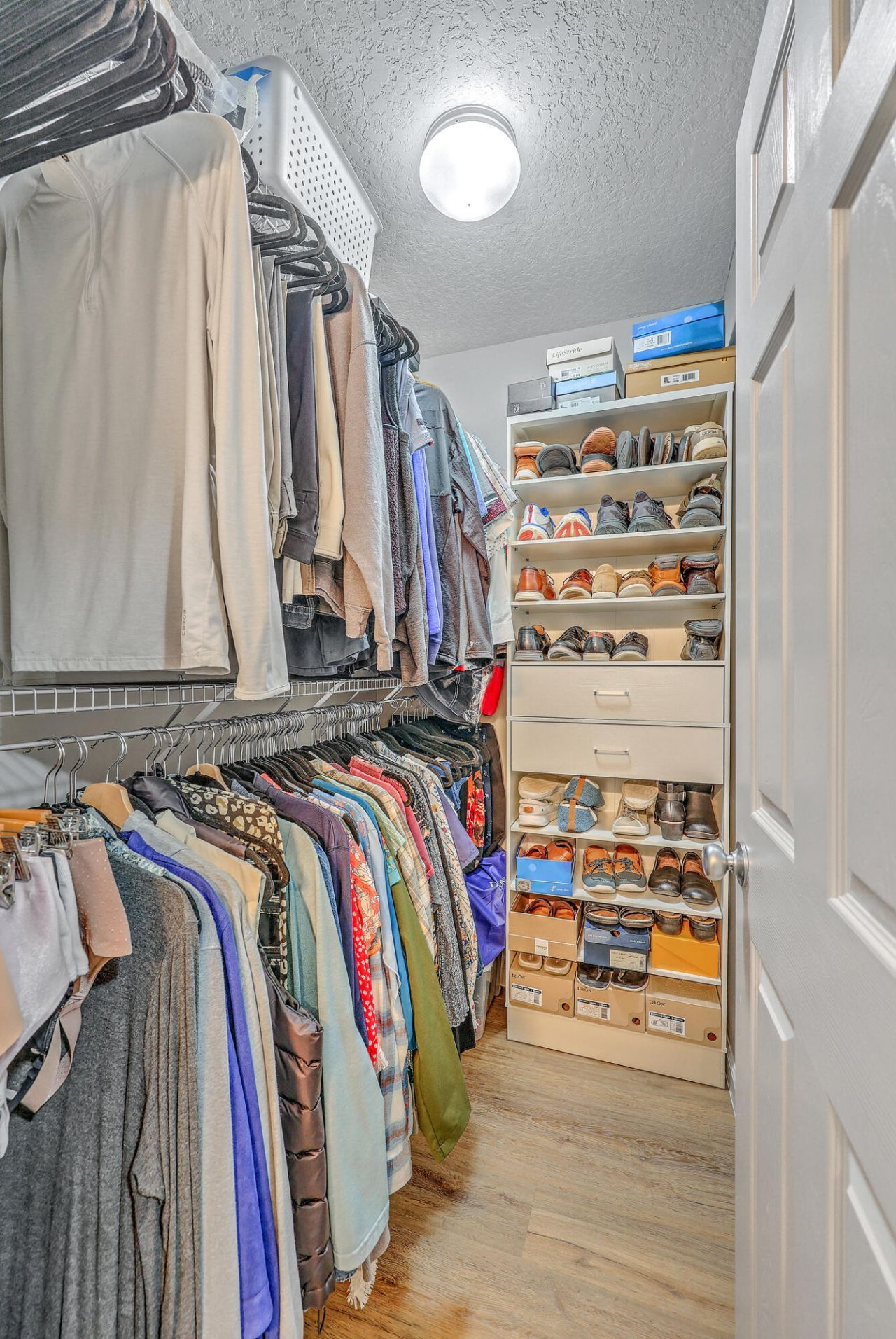 5201 Pomfret Street Photo 19