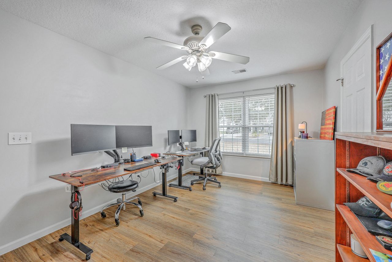 5201 Pomfret Street Photo 23