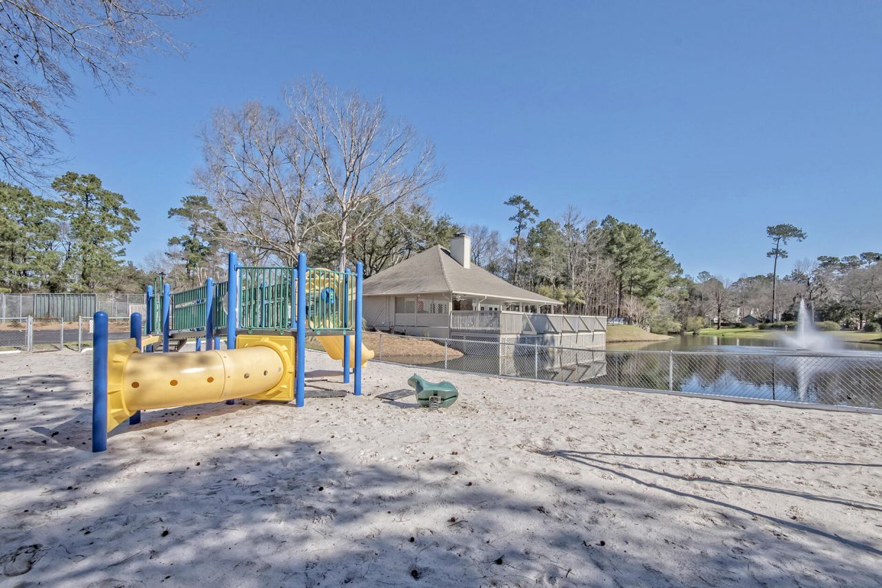 5201 Pomfret Street Photo 35