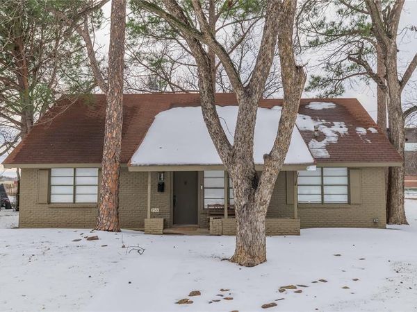 2501 Greenway Drive, Brownwood, TX 76801