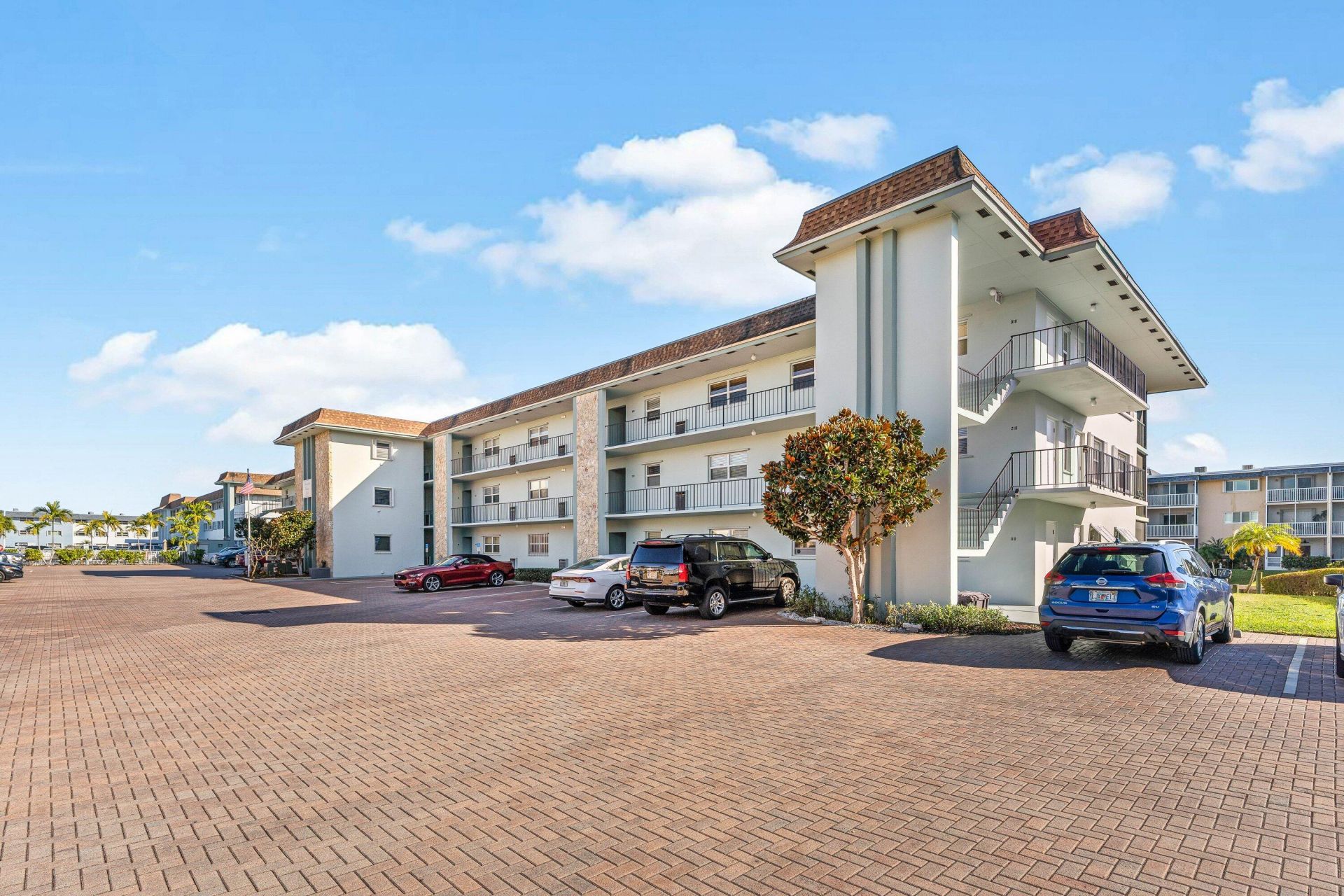 124 Shore Court, Unit 303, North Palm Beach, FL 33408 Photo