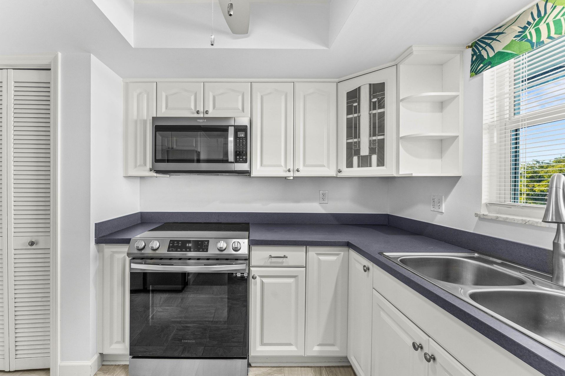 124 Shore Court, Unit 303, North Palm Beach, FL 33408 Photo