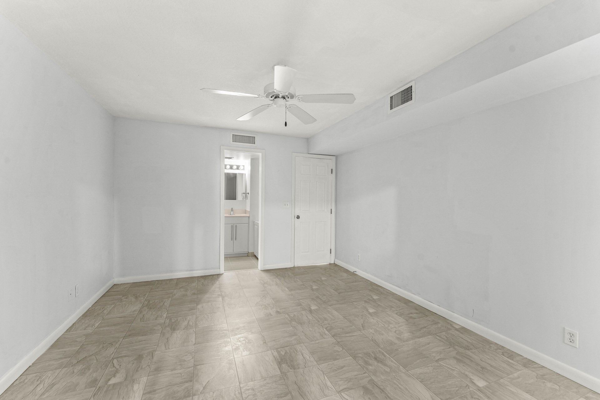 124 Shore Court, Unit 303, North Palm Beach, FL 33408 Photo