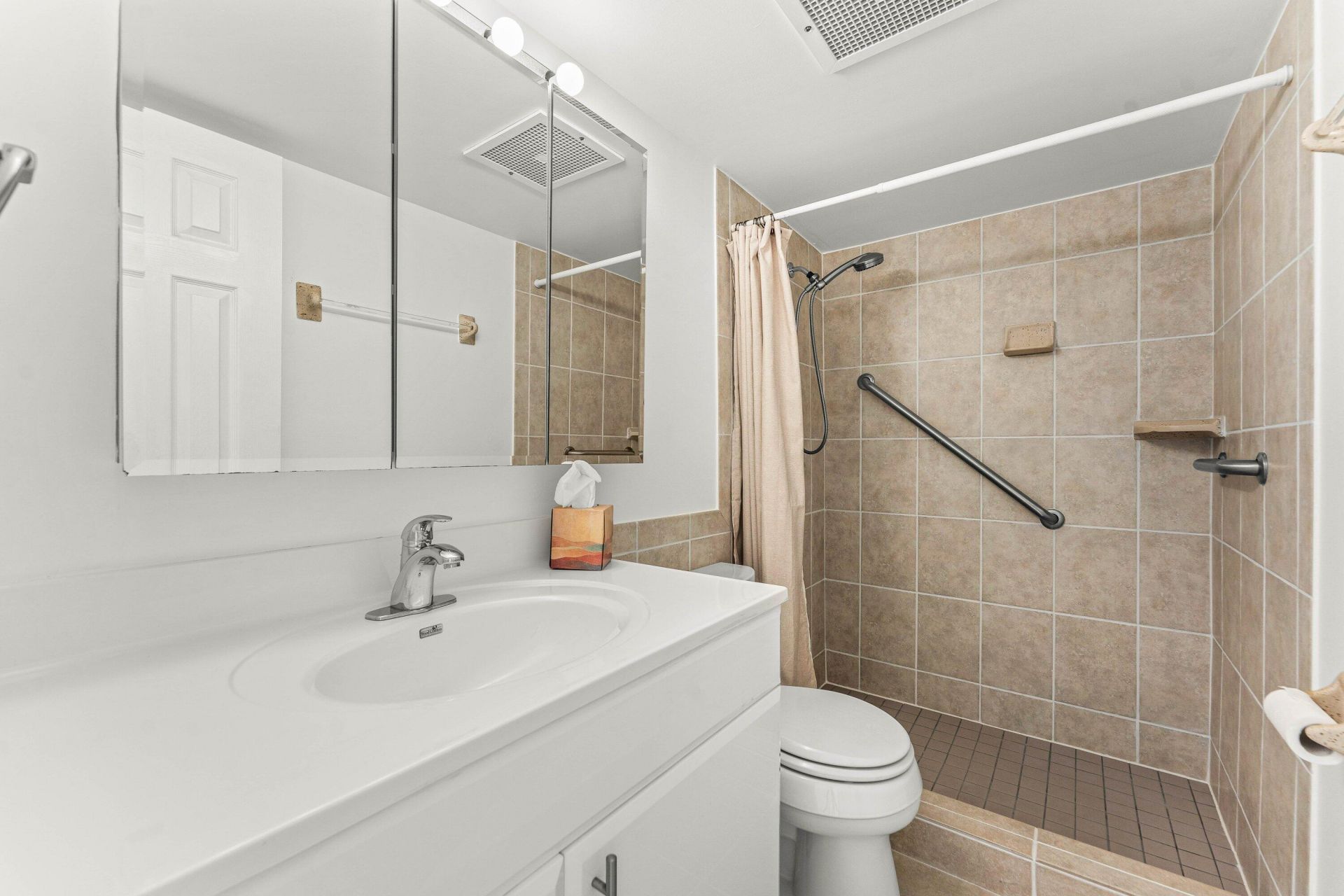 124 Shore Court, Unit 303, North Palm Beach, FL 33408 Photo