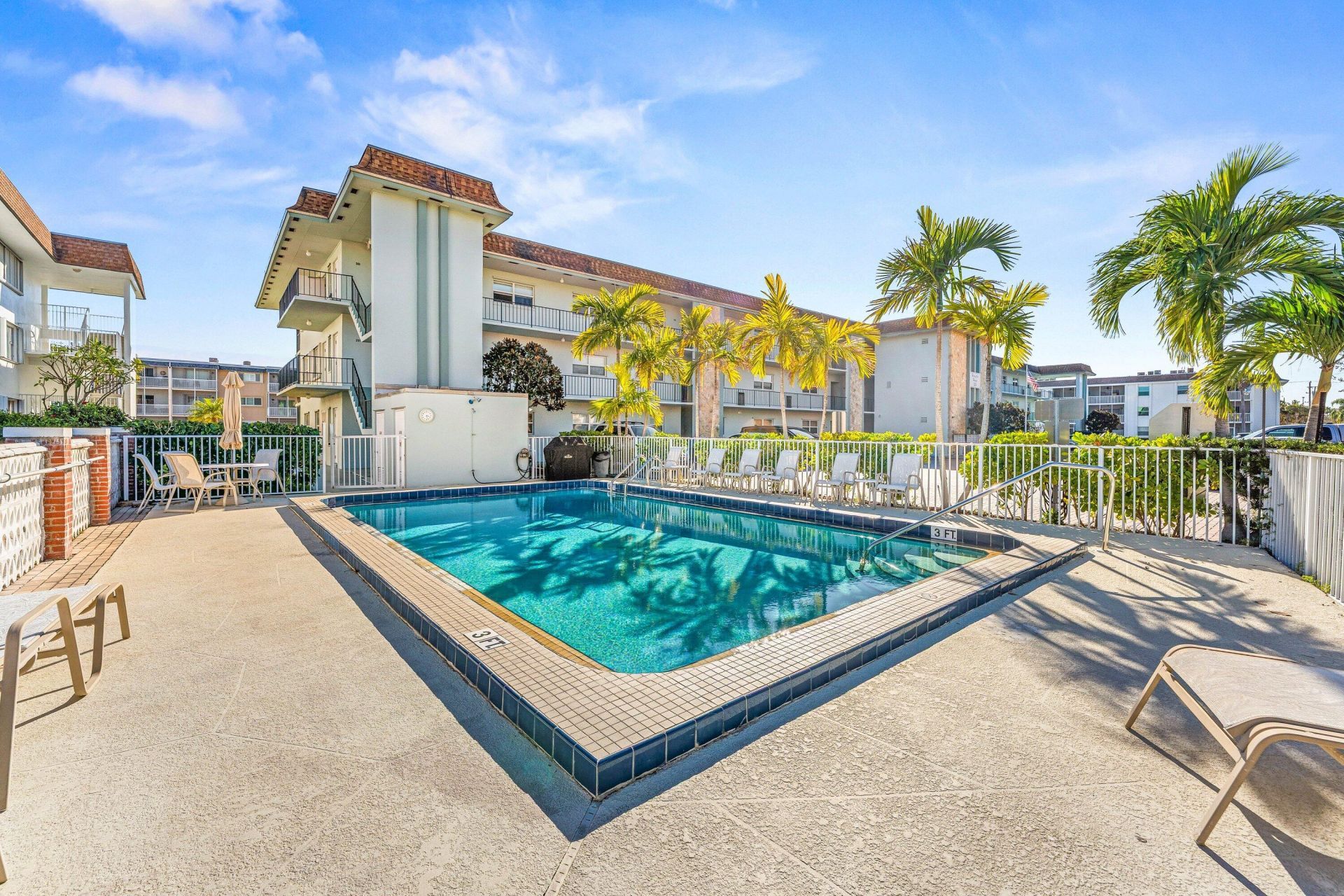 124 Shore Court, Unit 303, North Palm Beach, FL 33408 Photo