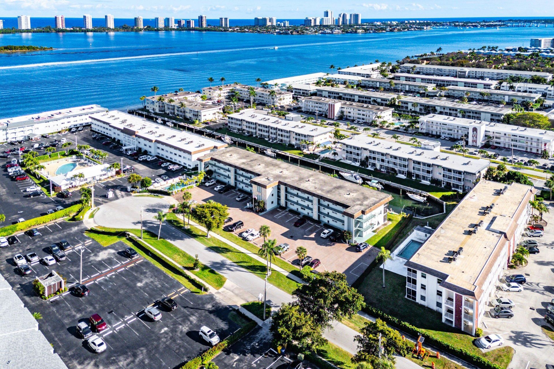 124 Shore Court, Unit 303, North Palm Beach, FL 33408 Photo