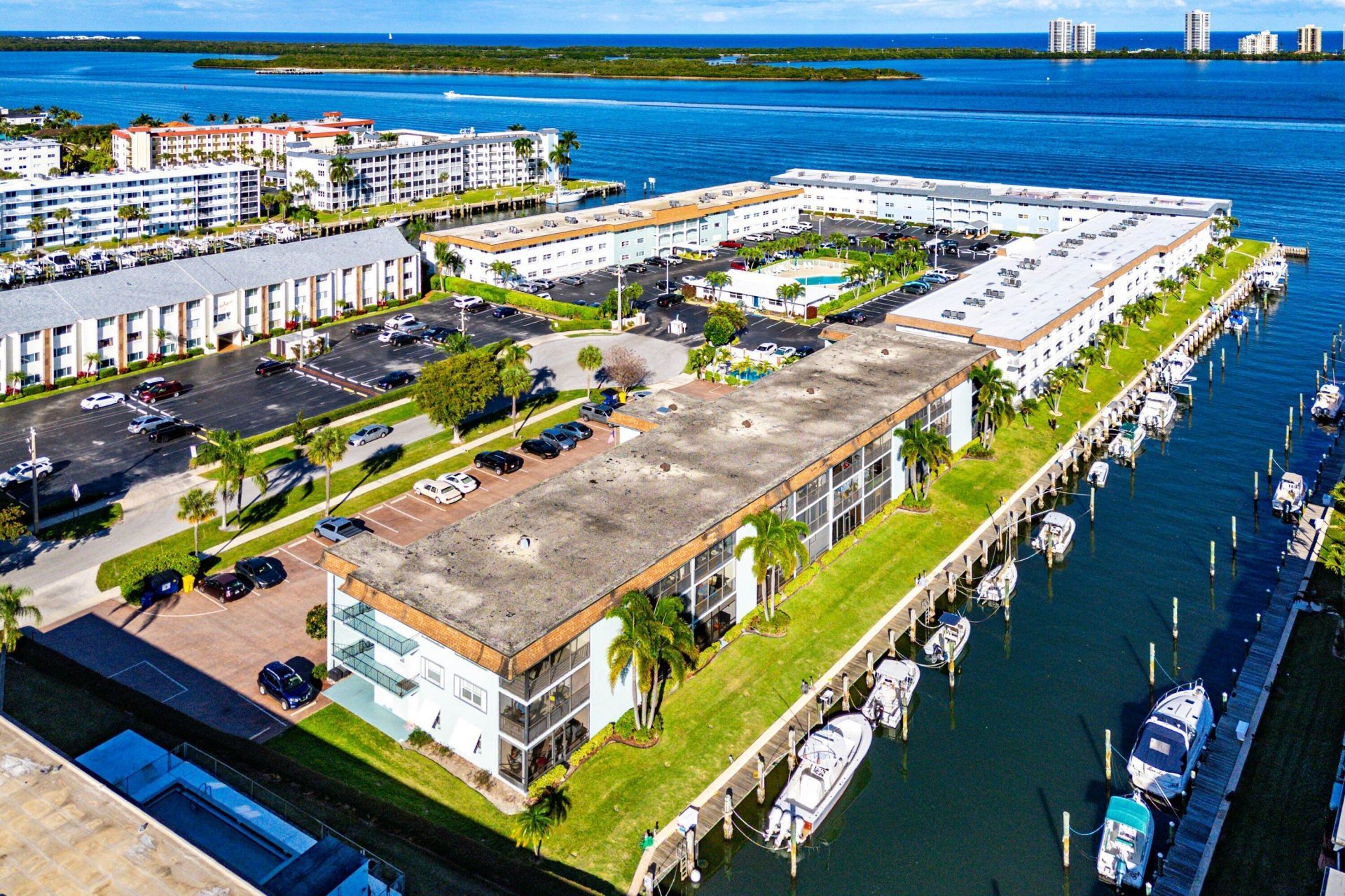 124 Shore Court, Unit 303, North Palm Beach, FL 33408 Photo