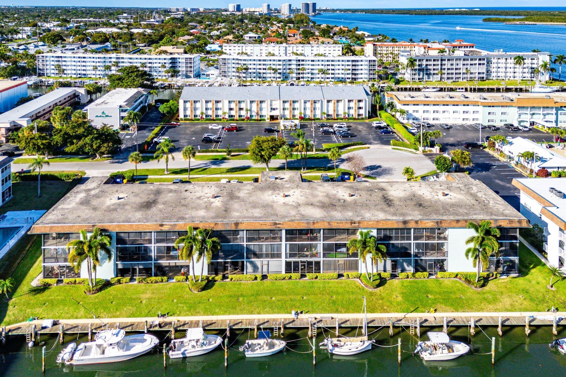 124 Shore Court, Unit 303, North Palm Beach, FL 33408 Photo