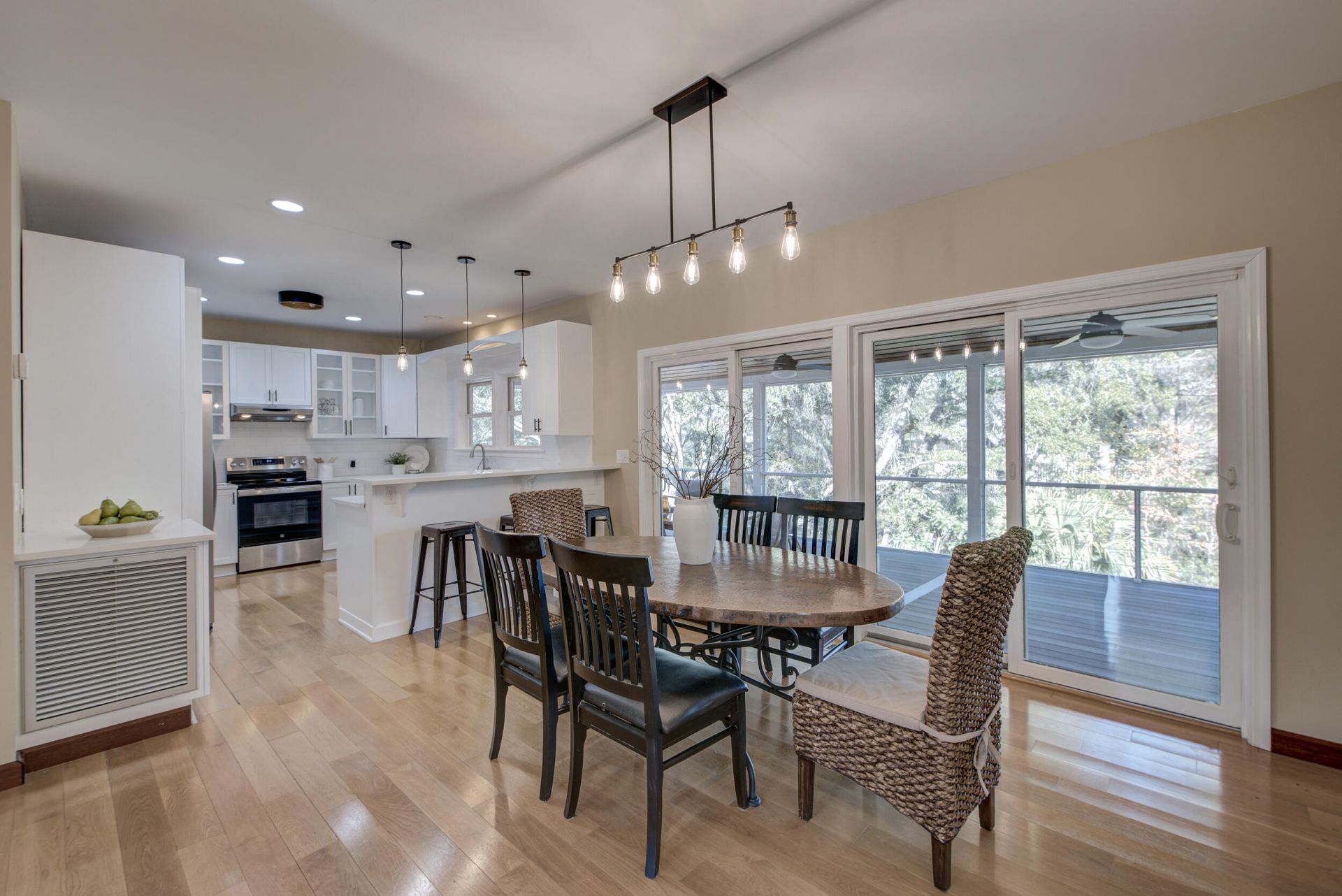 1527 Macoma Drive Photo 4