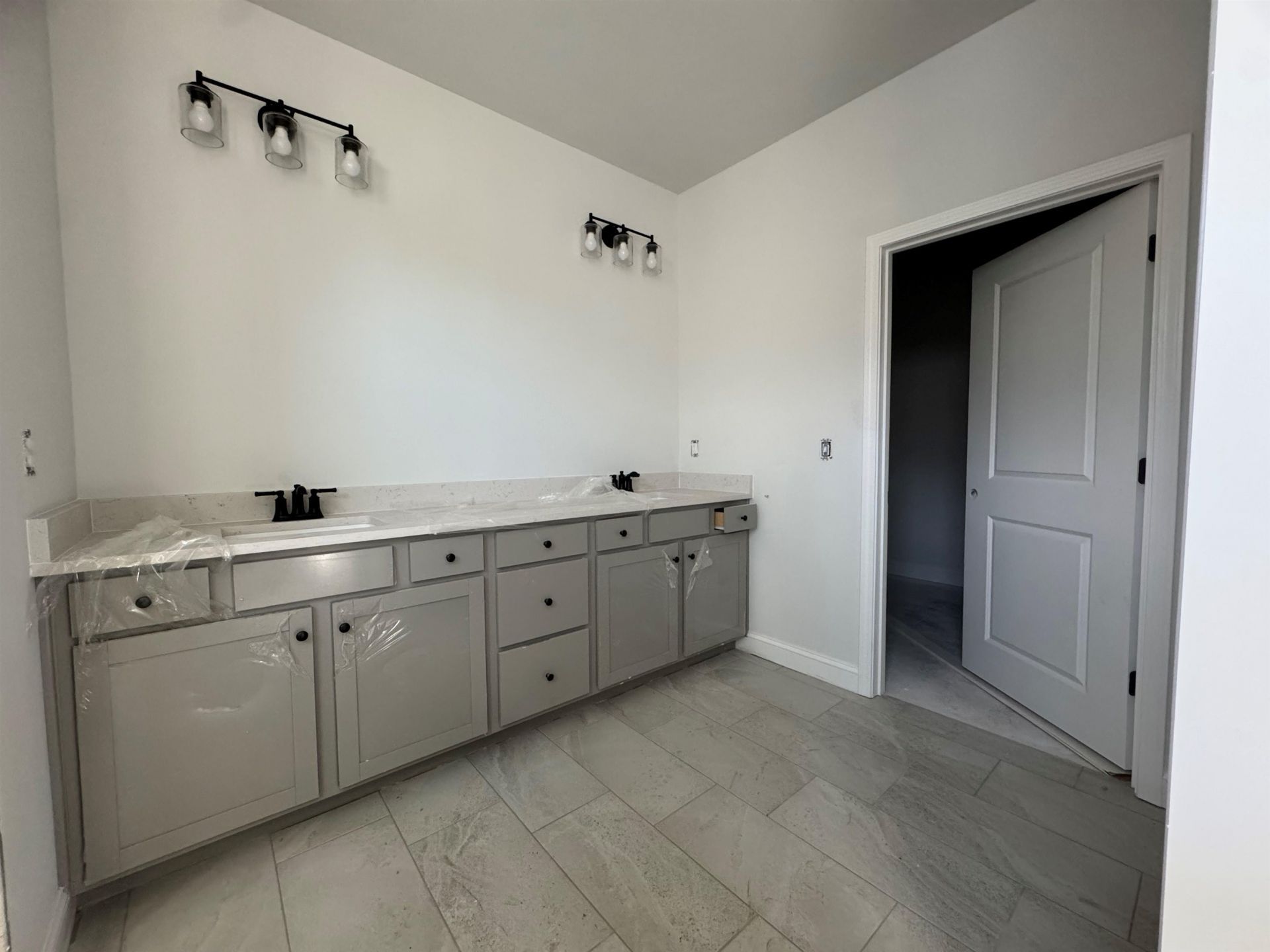 1505 Crested Iris Way Photo 11